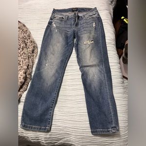 Judy blue boyfriend fit distressed jeans! Size 9! Super comfortable